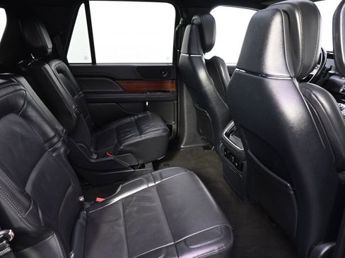 Used 2023 Lincoln Navigator Reserve image 18