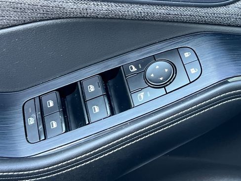 Used 2022 Nissan Rogue SV image 14