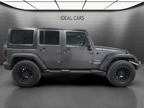 Used 2016 Jeep Wrangler Unlimited Sport w/ Quick Order Package 24S AWD/4WD image 4