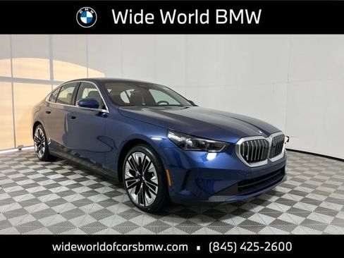 Used 2026 BMW 530i xDrive w/ Premium Package AWD/4WD image 1