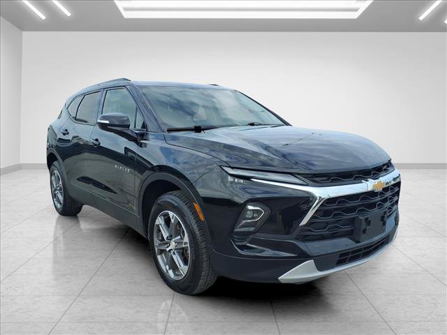 Used 2024 Chevrolet Blazer LT AWD/4WD image 2