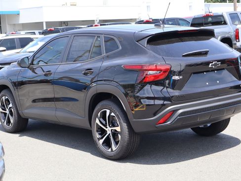 Used 2026 Chevrolet Trax RS FWD image 7