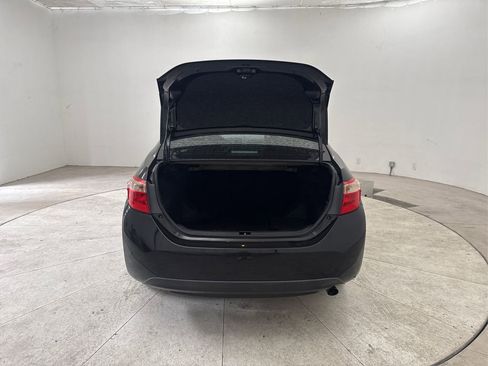 Used 2018 Toyota Corolla LE image 23