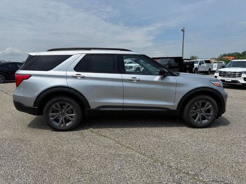 Certified 2023 Ford Explorer XLT w/ Equipment Group 202A AWD/4WD image 6
