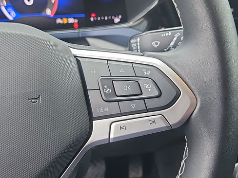 Certified 2024 Volkswagen Taos SE AWD/4WD image 18