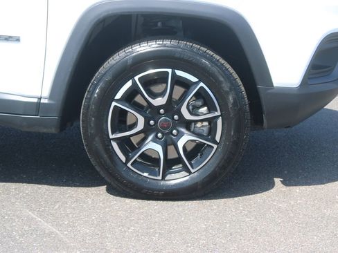 Used 2025 Jeep Compass Trailhawk AWD/4WD image 12