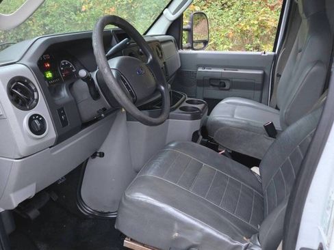 Used 2015 Ford E-350 and Econoline 350 Super Duty w/ Power Windows & Locks Group RWD image 3