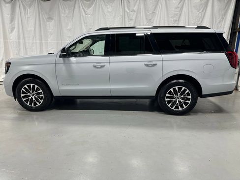Used 2025 Ford Expedition Max Platinum AWD/4WD image 4