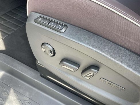 New 2025 Volkswagen ID. Buzz Pro S image 19