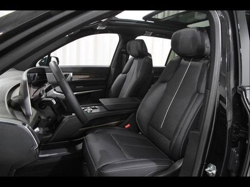 New 2026 Cadillac Vistiq Sport w/ LPO, Floor Liner Package image 6