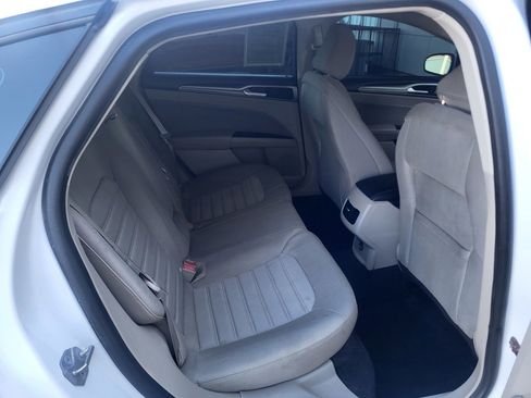 Used 2020 Ford Fusion SE image 22