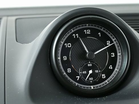 New 2025 Porsche Macan image 17