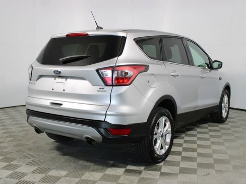 Used 2017 Ford Escape SE FWD image 28