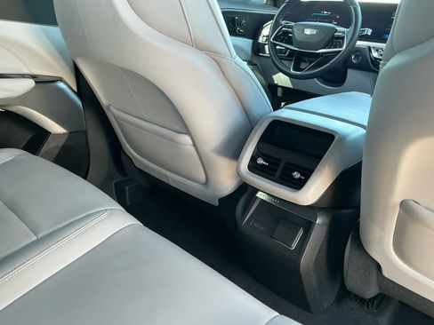Used 2024 Cadillac Lyriq Luxury RWD image 20