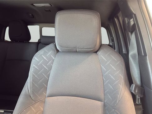 Used 2024 Toyota Tacoma SR5 AWD/4WD image 22