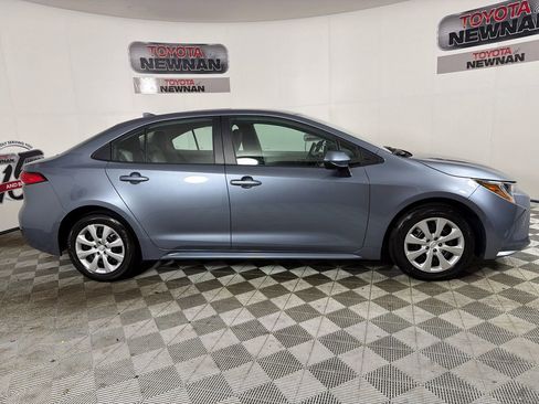 Used 2024 Toyota Corolla LE FWD image 2