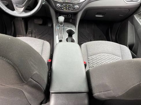 Used 2024 Chevrolet Equinox LT FWD image 8