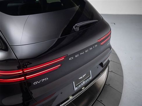 New 2026 Genesis GV70 2.5T Advanced AWD/4WD image 31