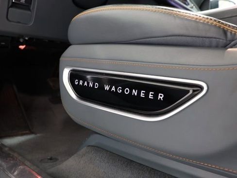 Used 2023 Jeep Grand Wagoneer Series II AWD/4WD image 16