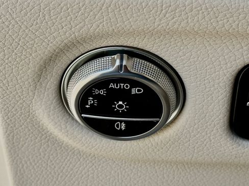Used 2023 Mercedes-Benz EQS 450+ 4MATIC SUV image 29