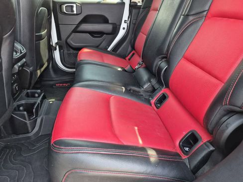 Used 2020 Jeep Gladiator Overland AWD/4WD image 11