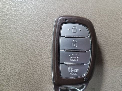 Used 2020 Hyundai Elantra Value Edition FWD image 32