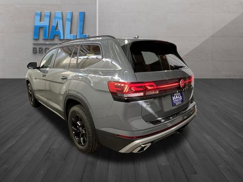 New 2026 Volkswagen Atlas Peak Edition AWD/4WD image 3