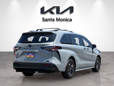 Used 2024 Toyota Sienna XLE Woodland Edition AWD/4WD image 6