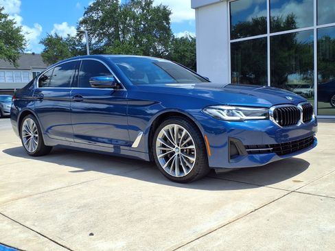 Used 2022 BMW 530i w/ Convenience Package RWD image 2