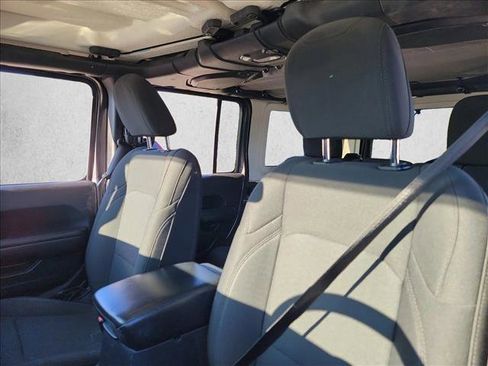 Used 2018 Jeep Wrangler Unlimited Sport S image 13