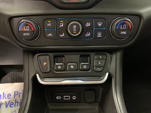 Used 2019 GMC Terrain Denali w/ LPO, 'HIT The Road' Package FWD image 16