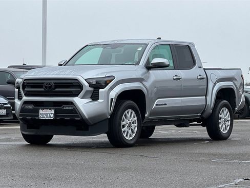 Certified 2024 Toyota Tacoma SR5 image 10