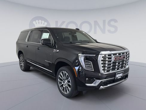 New 2026 GMC Yukon XL Denali w/ Sun & Power Step Package AWD/4WD image 10