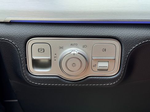Used 2023 Mercedes-Benz GLS 450 4MATIC image 19