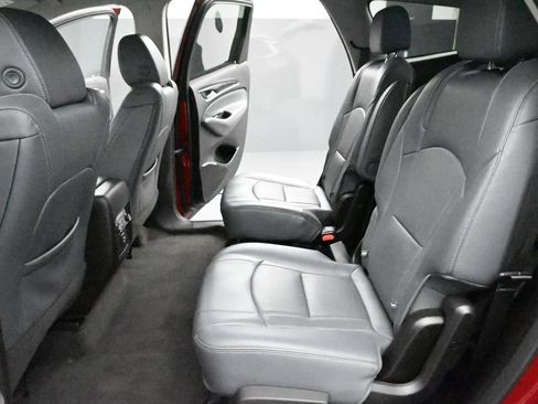 Used 2020 Buick Enclave Essence FWD image 18