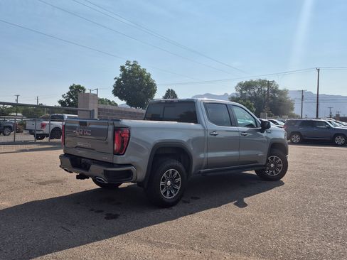 Used 2023 GMC Sierra 1500 AT4 w/ AT4 Premium Package AWD/4WD image 5
