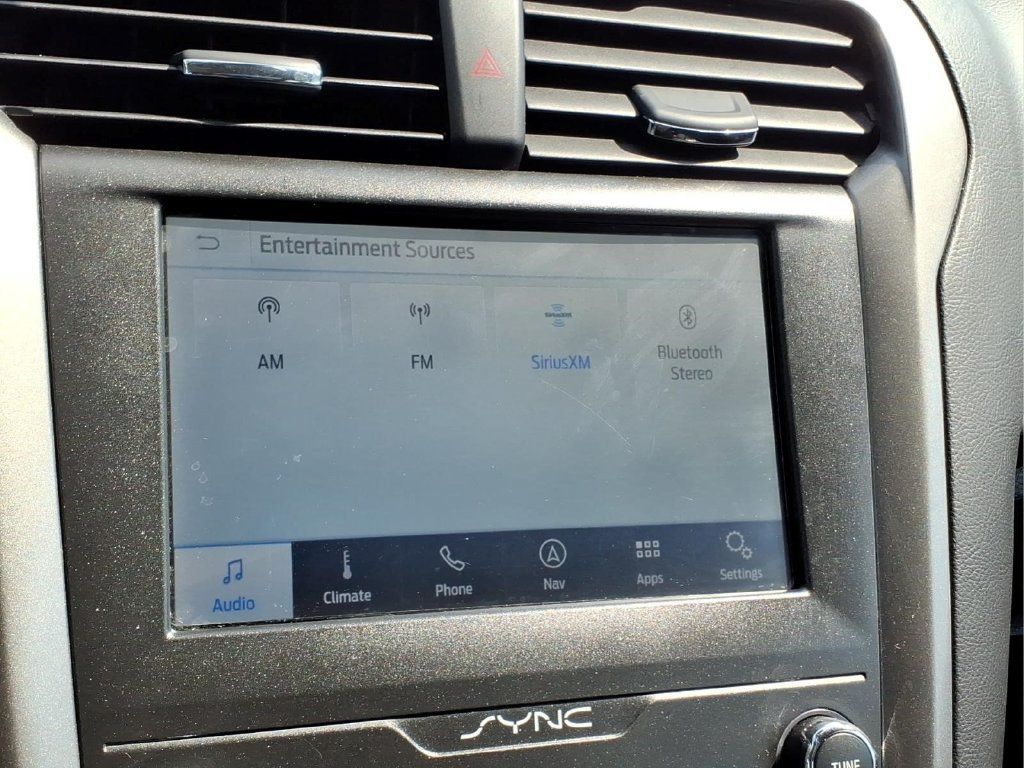 Used 2020 Ford Fusion SE AWD/4WD image 20
