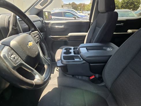 Used 2022 Chevrolet Silverado 1500 LT AWD/4WD image 9