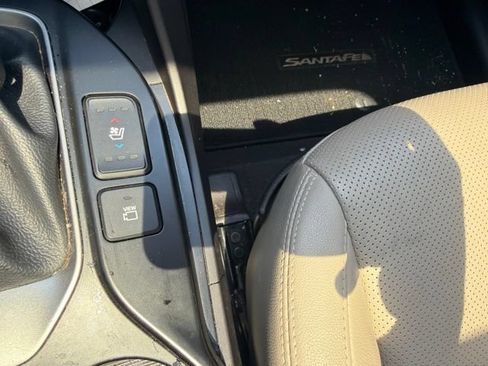 Used 2017 Hyundai Santa Fe Limited FWD image 15