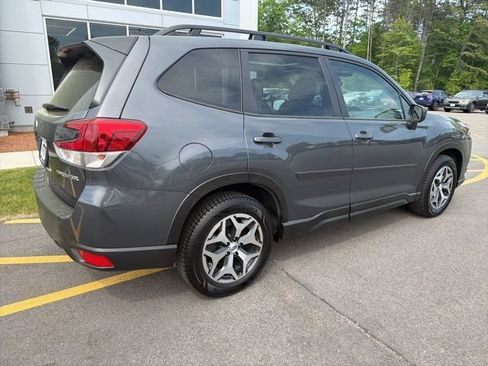 Used 2024 Subaru Forester Premium AWD/4WD image 5