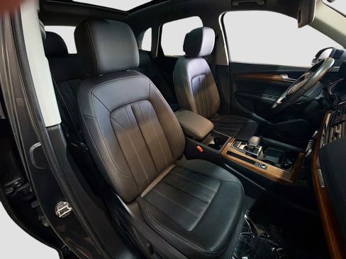 Used 2023 Audi Q5 2.0T Premium w/ Convenience Package image 31