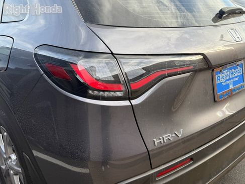 Certified 2023 Honda HR-V LX image 9