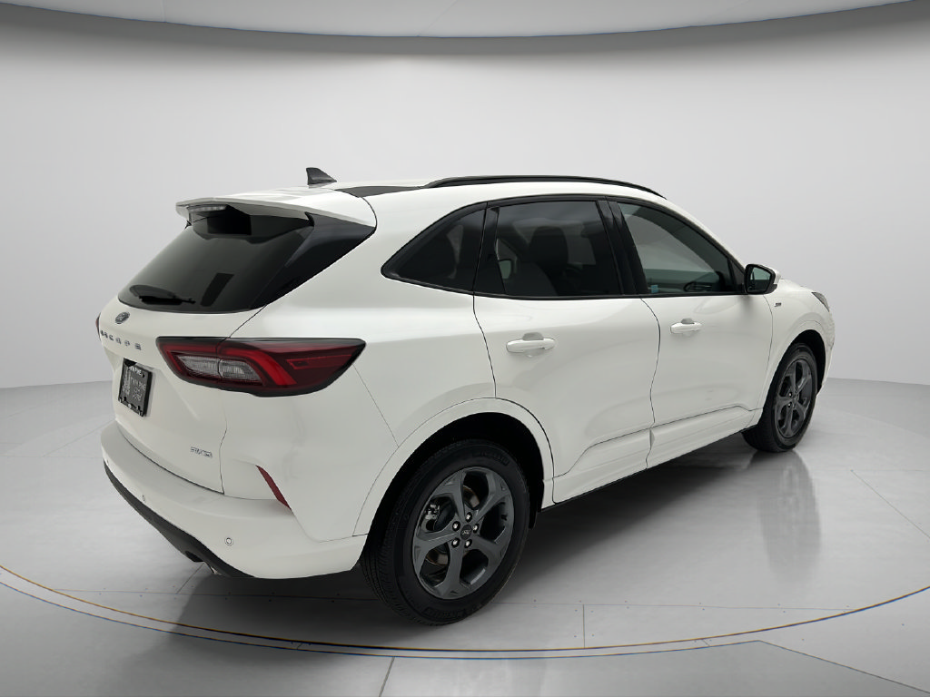 Used 2023 Ford Escape ST-Line Select w/ Tech Pack #1 AWD/4WD image 5
