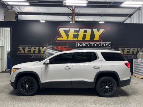 Used 2019 GMC Acadia SLT FWD image 2