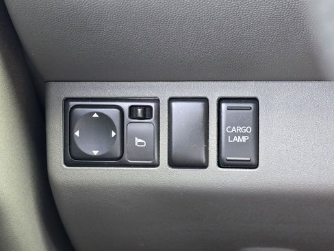 Used 2014 Nissan Frontier SL RWD image 24