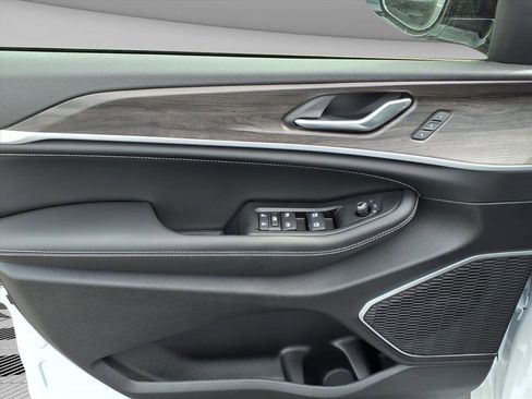 New 2026 Jeep Grand Cherokee Limited Reserve image 16