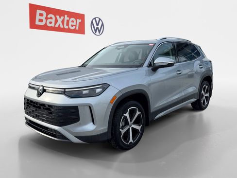 New 2025 Volkswagen Tiguan SE AWD/4WD image 13