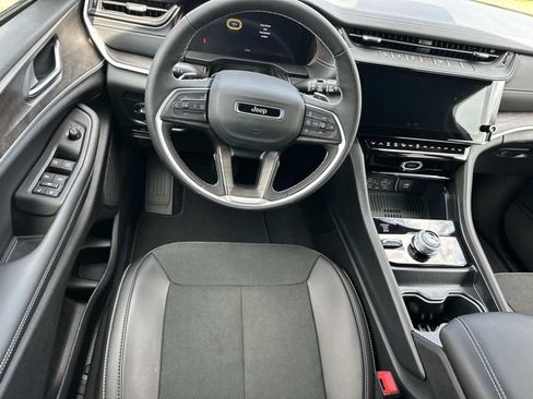 New 2026 Jeep Grand Cherokee Altitude AWD/4WD image 15