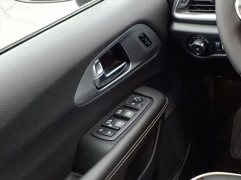 New 2026 Chrysler Pacifica Limited w/ Trailer Tow Group image 12