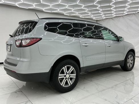 Used 2015 Chevrolet Traverse LT FWD image 12
